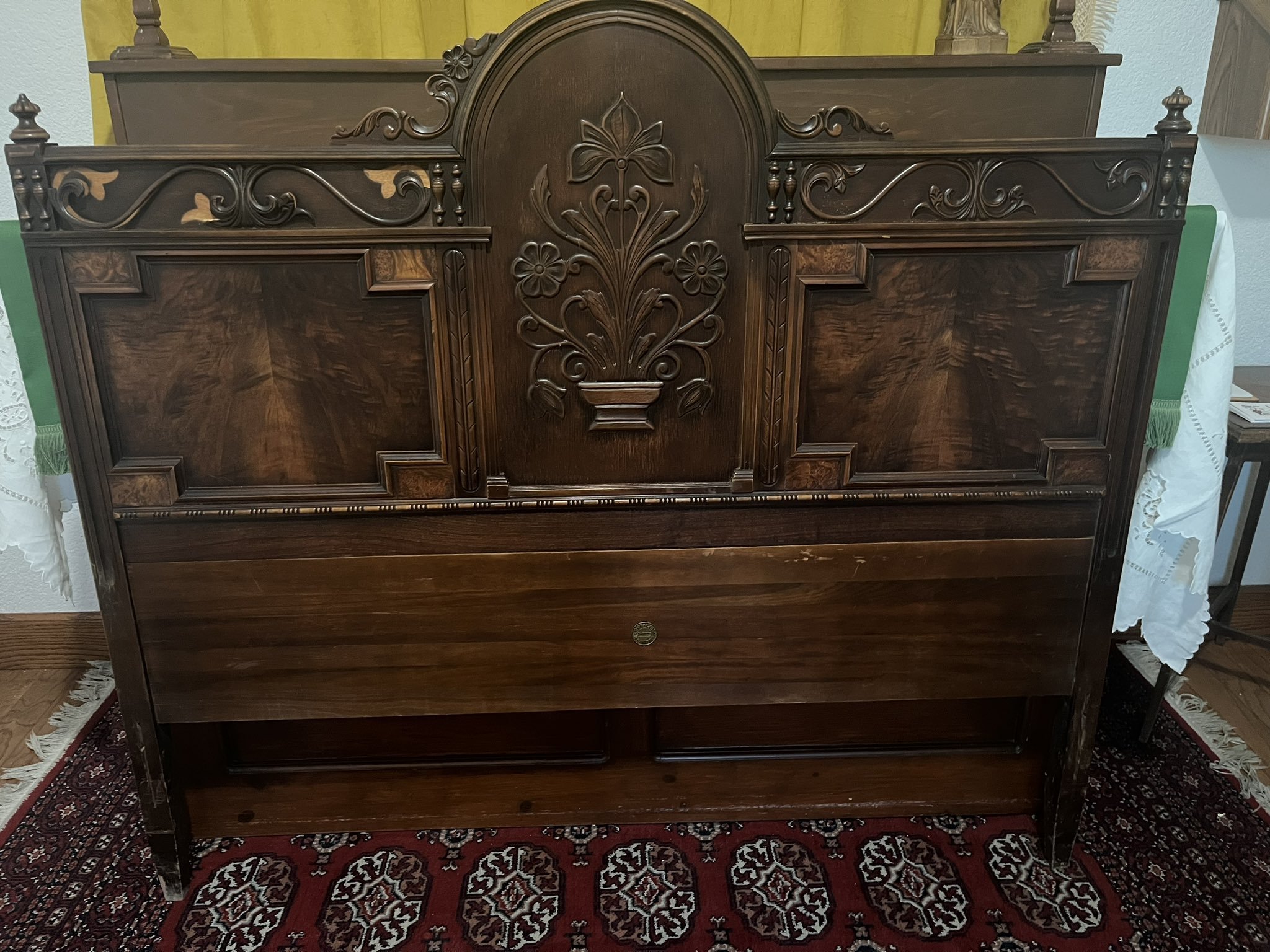 _resources/Headboard Reredos  Arts & Crafts/88bd5416139c6b13944e3f60f2e4ec13_MD5.jpg
