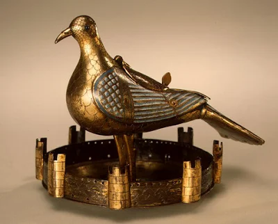 _resources/New Liturgical Movement The Hanging Pyx/6e2de18d9e6d06feb701a3af02fd6ec1_MD5.webp